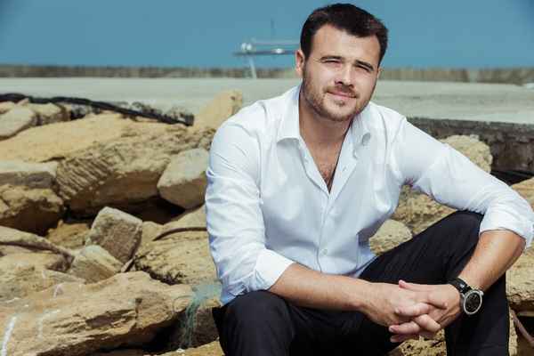 Краткая биография эмин